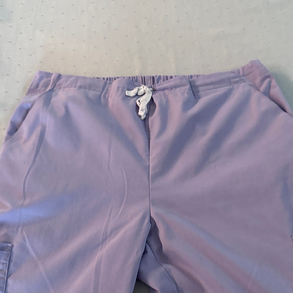 Lavender Scrubs S - Picture 4 of 8